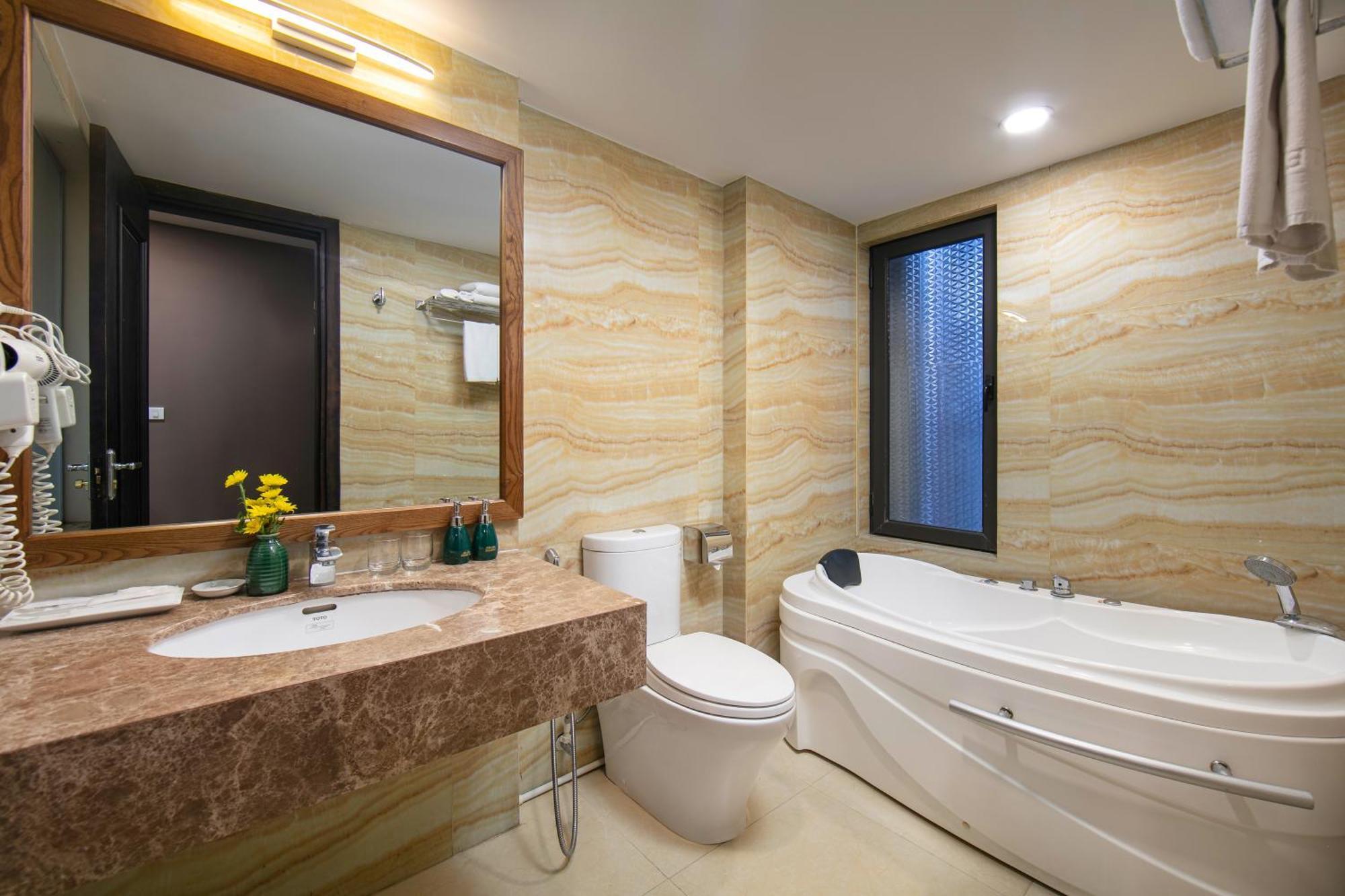 האנוי Brilliant Me Tri Hotel & Spa מראה חיצוני תמונה